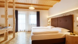 Comfort room number 15 with 23 m²